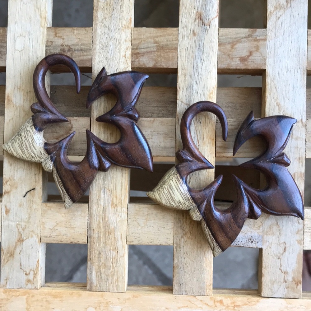 Tawapa Ebony Wood Flower gauges